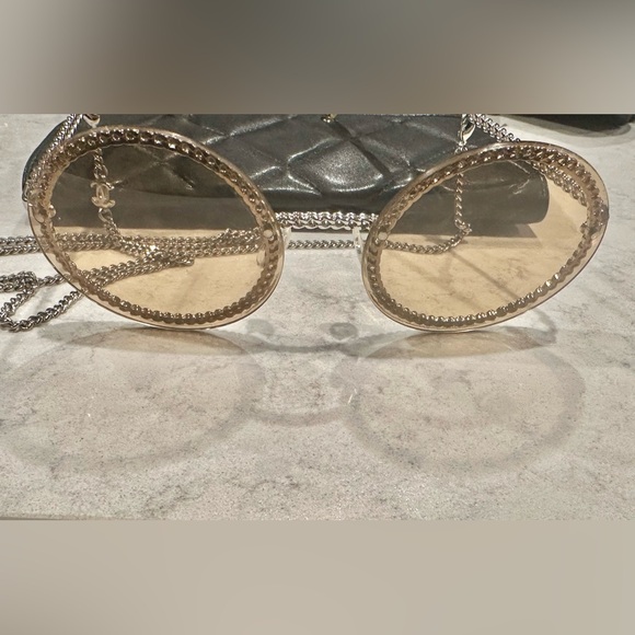 Chanel Gradient Round Chain Sunglasses - Picture 7 of 9